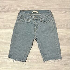 Cutoff Levi’s- skinny, size 25